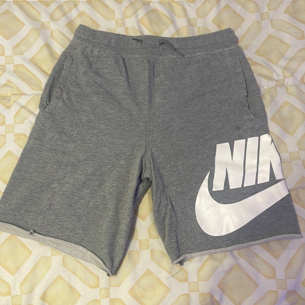 Children’s Nike sweat shorts (Gray)